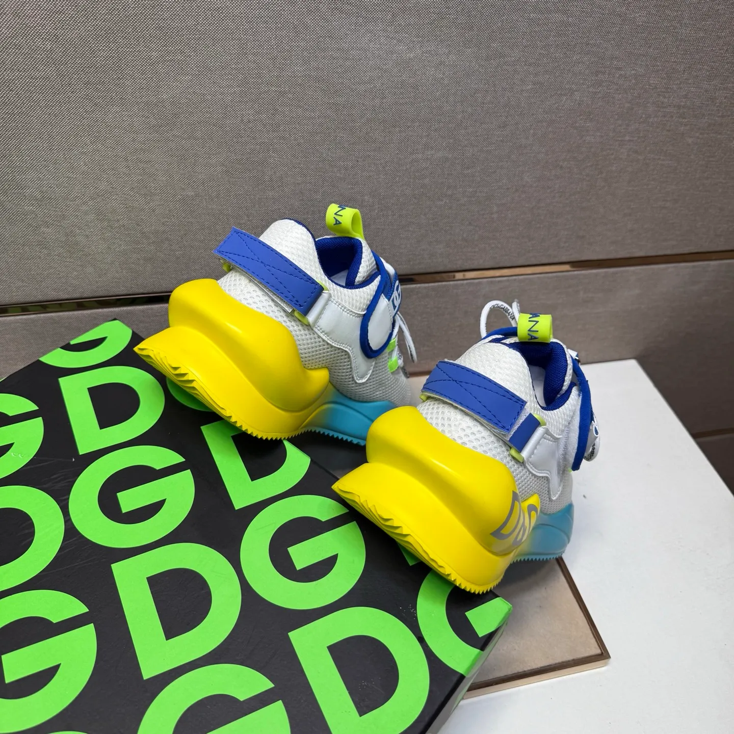 ⬛️Men's shoes 💰p540【DG～】couple casual shoes 2025z cabinet sales simultaneously 🔶Size: 35-44 #️⃣ 🔷2 colors🔜The upper is made of multi-material splicing➕Mesh lining, comfortable and breathable, sole: original comfortable and wear-resistant outsole, ⚠️real thing📱photographed🎬real thing is better📢📢📢